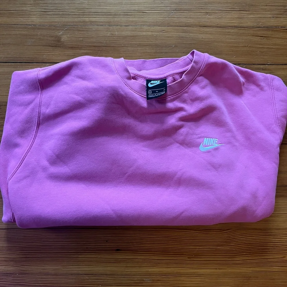 Pink Nike Crewneck - Picture 1 of 3